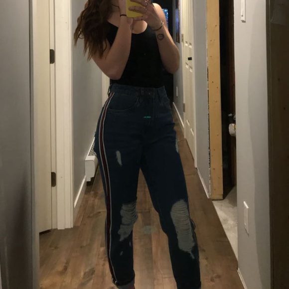 High Rise Mom Jeans - Picture 6 of 6